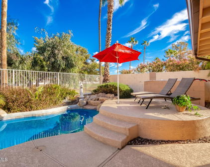 7634 W Julie Drive, Glendale