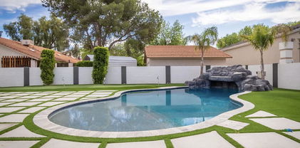 7041 W Willow Avenue, Peoria