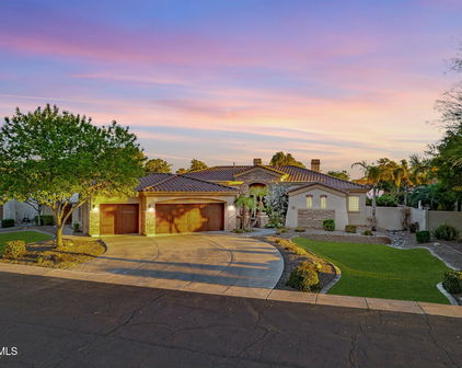 745 E County Down Drive, Chandler