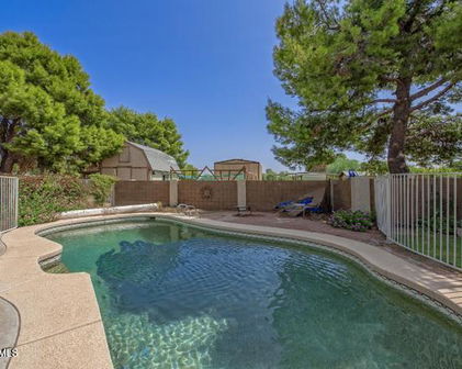 7031 N Perryville Road, Waddell