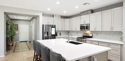 7822 W Peck Drive, Glendale