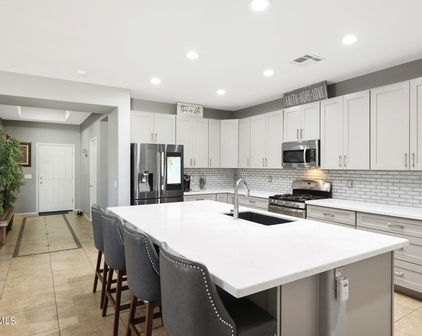 7822 W Peck Drive, Glendale