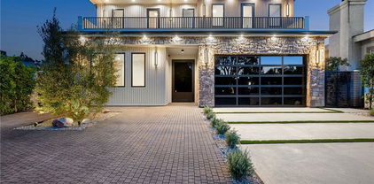 16728 Morrison Street, Encino