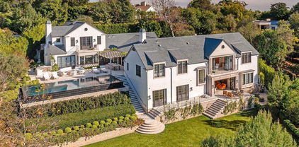 141 N Bentley Avenue, Los Angeles