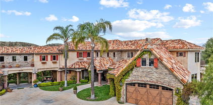 27023 Rolling Hills Avenue, Canyon Country