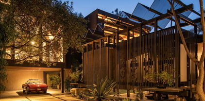 9031 Hollywood Hills Rd, Los Angeles