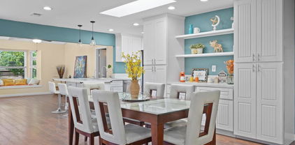 9155 57 Gold Coast Dr, Mira Mesa