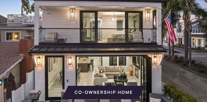 121 Emerald Avenue Unit 2, Newport Beach