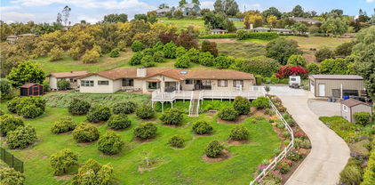 735 Del Valle Drive, Fallbrook
