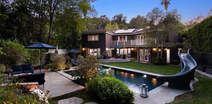 3946 Stone Canyon Avenue, Sherman Oaks