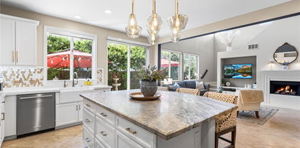 253 W Tulip Tree, Orange