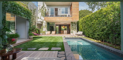 8756 Ashcroft Avenue, West Hollywood