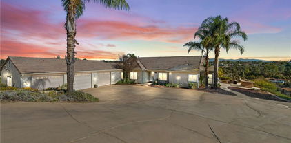 2240 Aqua Hill Road, Fallbrook