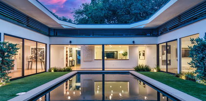 15941 Skytop Road, Encino