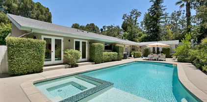 3843 Hayvenhurst Avenue, Encino