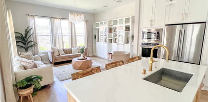 331 Newton, Lake Forest