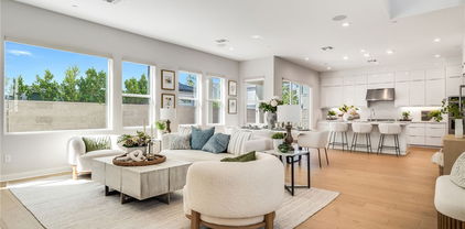 301 Brackens, Lake Forest