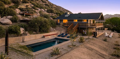 5637 Minna Gombell Lane, Pioneertown
