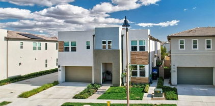 160 Brackens, Lake Forest