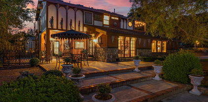 10484 Creek Road, Oak View