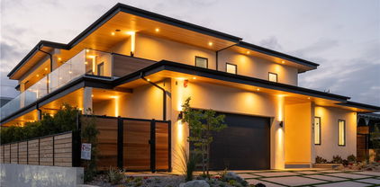 461 NW Chabela Dr., Manhattan Beach