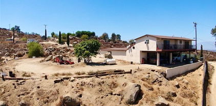 20320 Roads End Drive, Perris