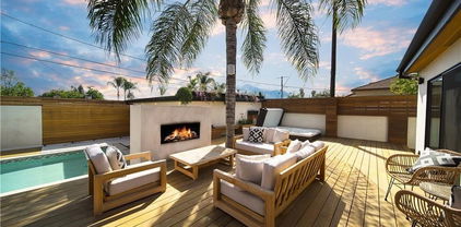6606 Aura Avenue, Reseda
