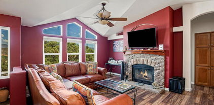 4826 Hidden Glen Dr, Alpine