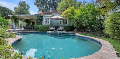 22015 Independencia Street, Woodland Hills