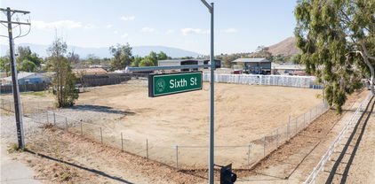 1100 6th St, Norco