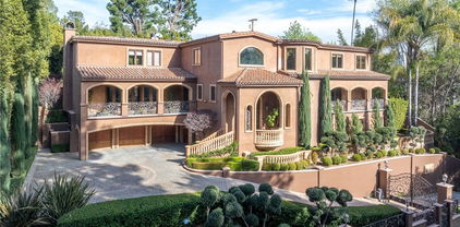 16727 Bosque Drive, Encino