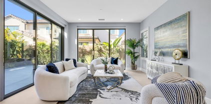 211 Fiore, Irvine