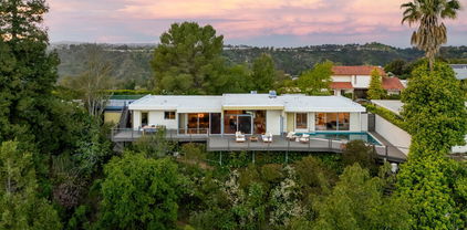 9662 Highridge Drive, Beverly Hills