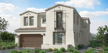7795 La Mesa Summit Dr, La Mesa