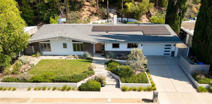 4676 Arriba Drive, Tarzana