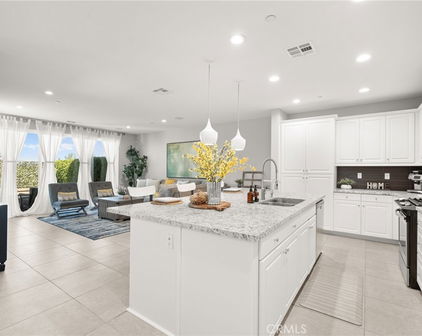 38301 Brookdale Way, Murrieta