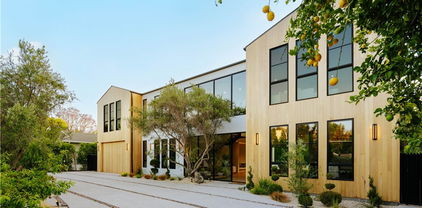 5461 Bothwell Road, Tarzana