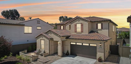 106 Flores Ln, Vista