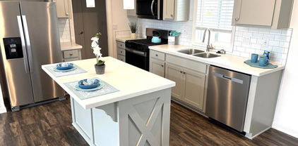 4660 N River Rd Unit 64, Oceanside