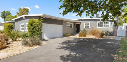 5900 Ostrom Avenue, Encino