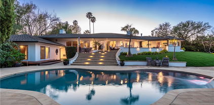 4854 Nomad Drive, Woodland Hills