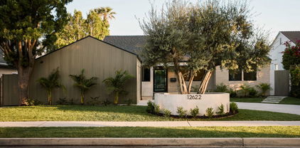 12622 Sarah Street, Studio City
