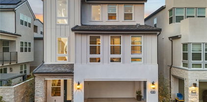 140 Reyes Alley, Lake Forest