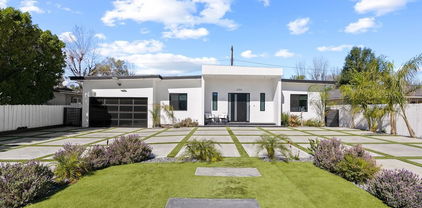 23143 Leonora Drive, Woodland Hills