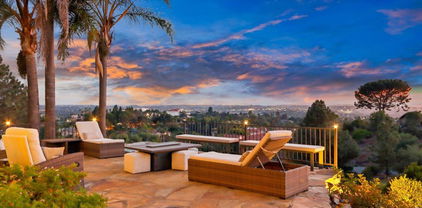 2073 Elevado Rd, Vista