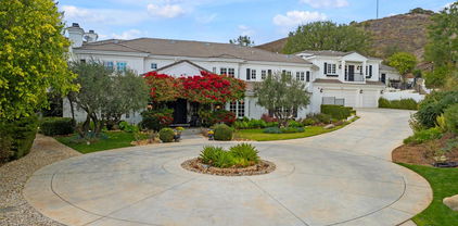 2136 High Knoll Circle, Westlake Village
