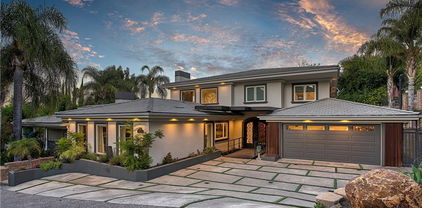 4760 Corbin Avenue, Tarzana