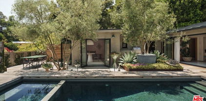 8466 Brier Drive, Los Angeles