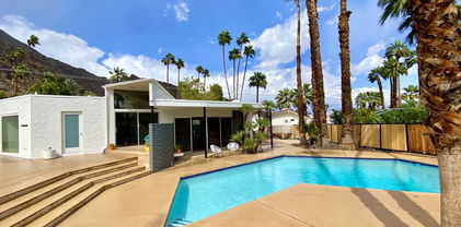 345 W Crestview Drive, Palm Springs