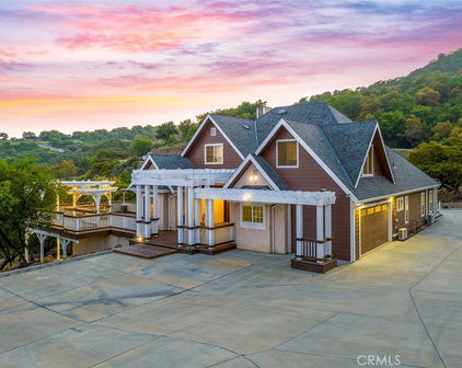 18321 Cerro Road, Murrieta